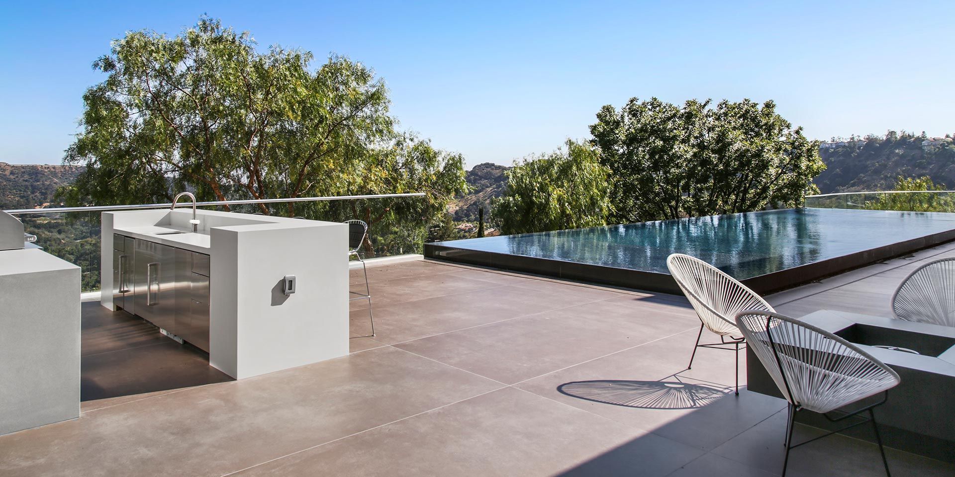 Outdoor kitchen